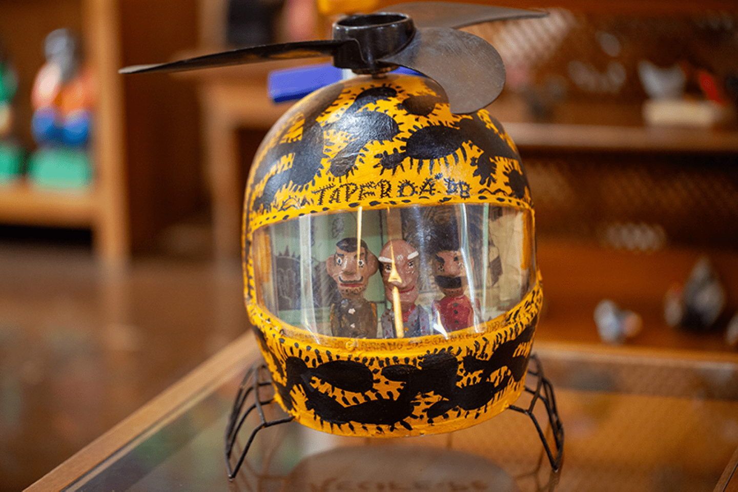 Brinquedos em madeira da loja Entre No Para so, em Silveiras/SP.