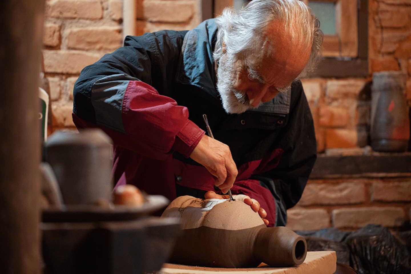 Alberto Cidraes, cer mista. Trouxe a t cnica de cer mica de alta temperatura para o Brasil, em Cunha/SP.