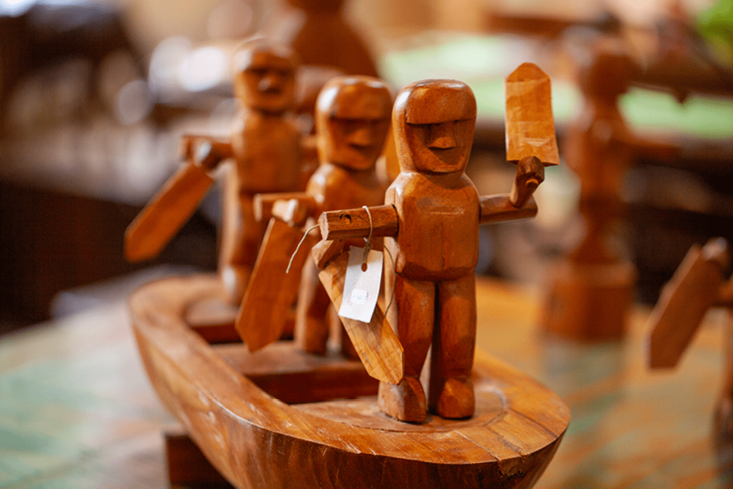 Brinquedos em madeira da loja Entre No Para so, em Silveiras/SP.