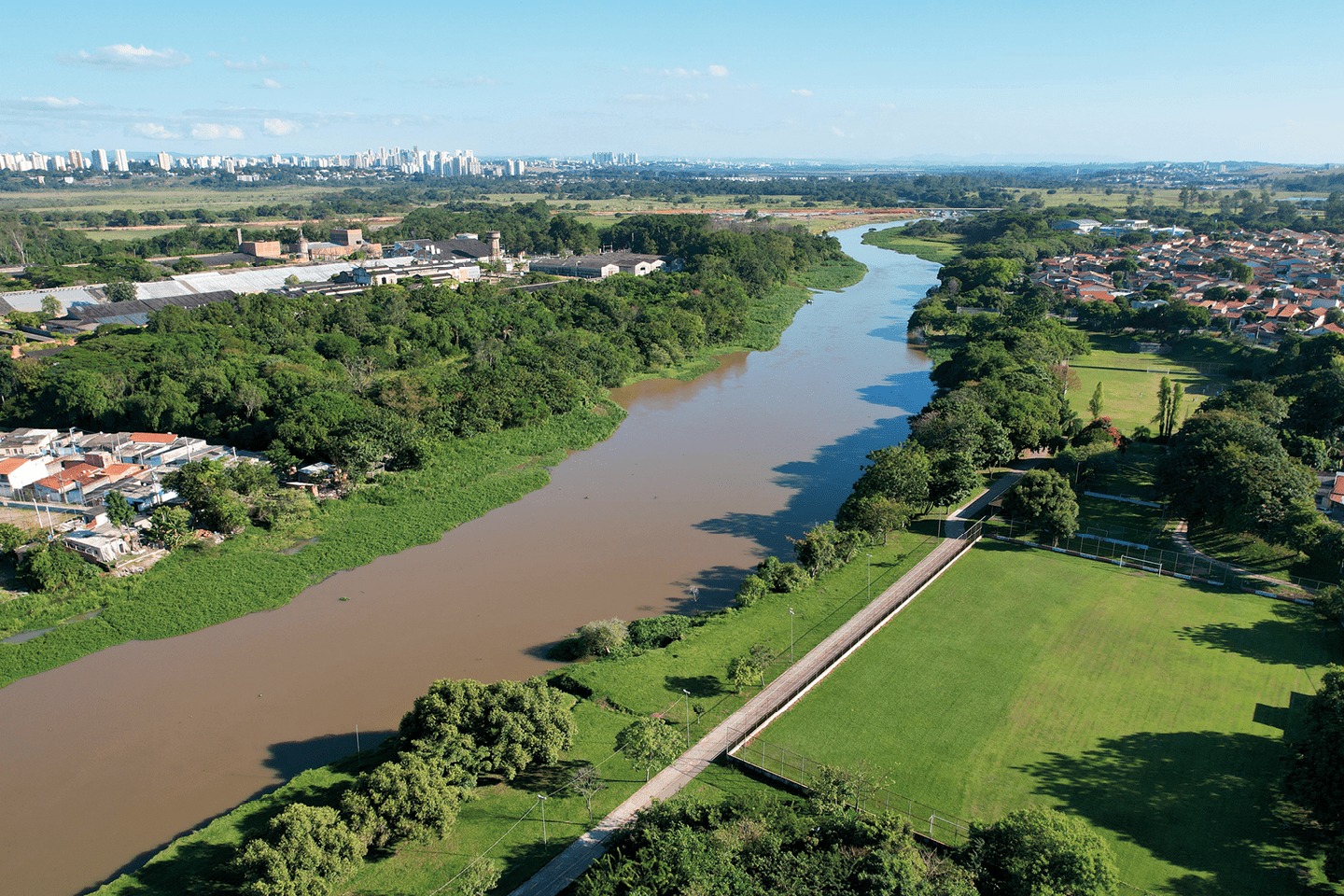 Vista de drone do Rio Para ba do Sul local: S o Jos dos Campos , S o Paulo , Brasil data: 04/2024 C digo: 46JPR707 Autor:Jo o Prudente