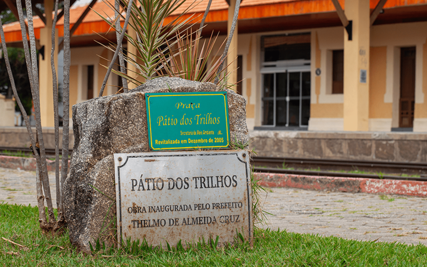 Antiga esta o de trem de Jacare 