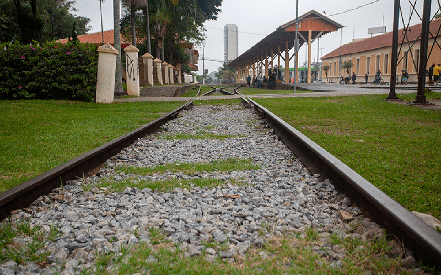 Antiga esta o de trem de Jacare 